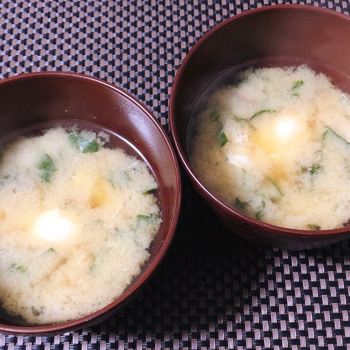 小松菜とうずら卵の味噌汁